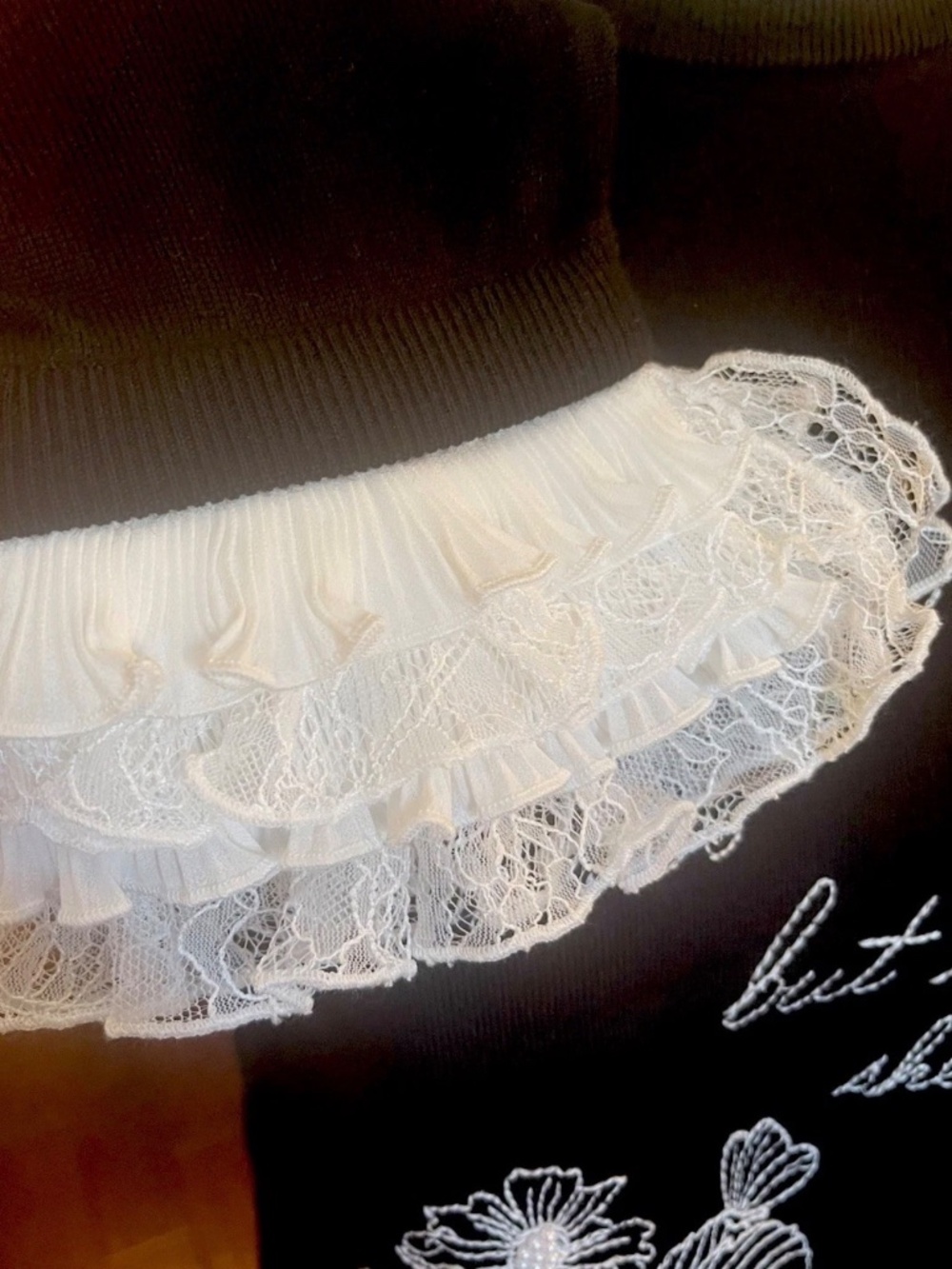 Alice + Olivia Carolann inspiring Embellished Sweater Ruffled Collar Sz S $595 - Picture 14 of 14